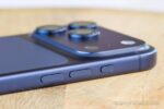 Profil gauche détaillé de l’iPhone 17 Pro 256 Go avec boutons de commande